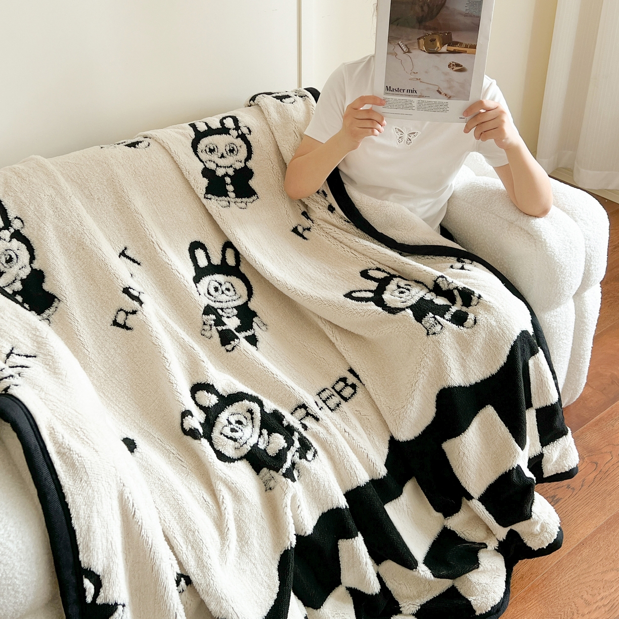 91家纺网 家纺一手货源 找家纺 寐居家纺 2025新款A类多功能北极绒毛毯 黑白布布