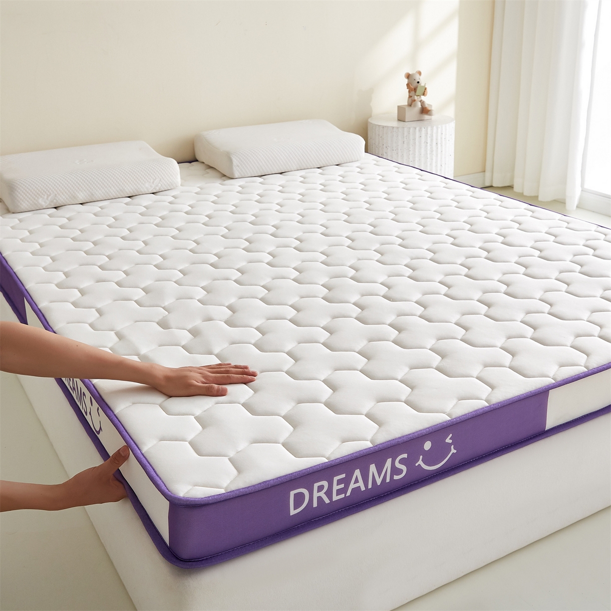 91家纺网 家纺一手货源 找家纺 布卢姆床垫 2025新款A类针织乳胶立体记忆海绵床垫成人款-微笑 微笑-白紫