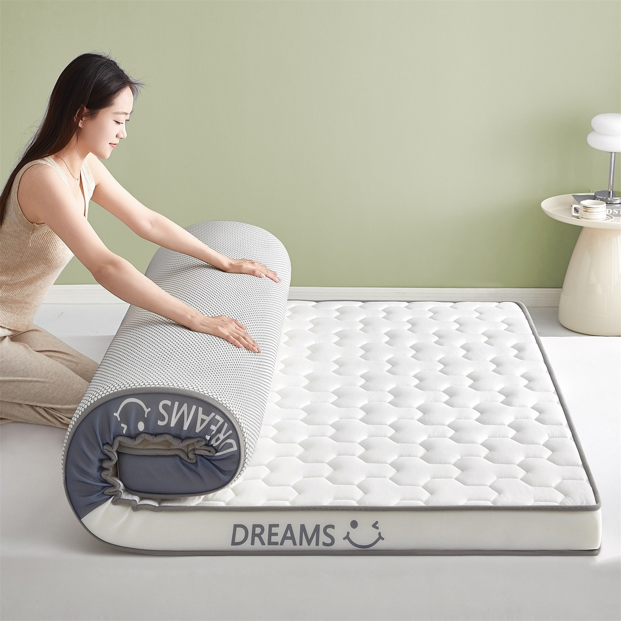 91家纺网 家纺一手货源 找家纺 布卢姆床垫 2025新款A类针织乳胶立体记忆海绵床垫成人款-微笑 微笑-白灰