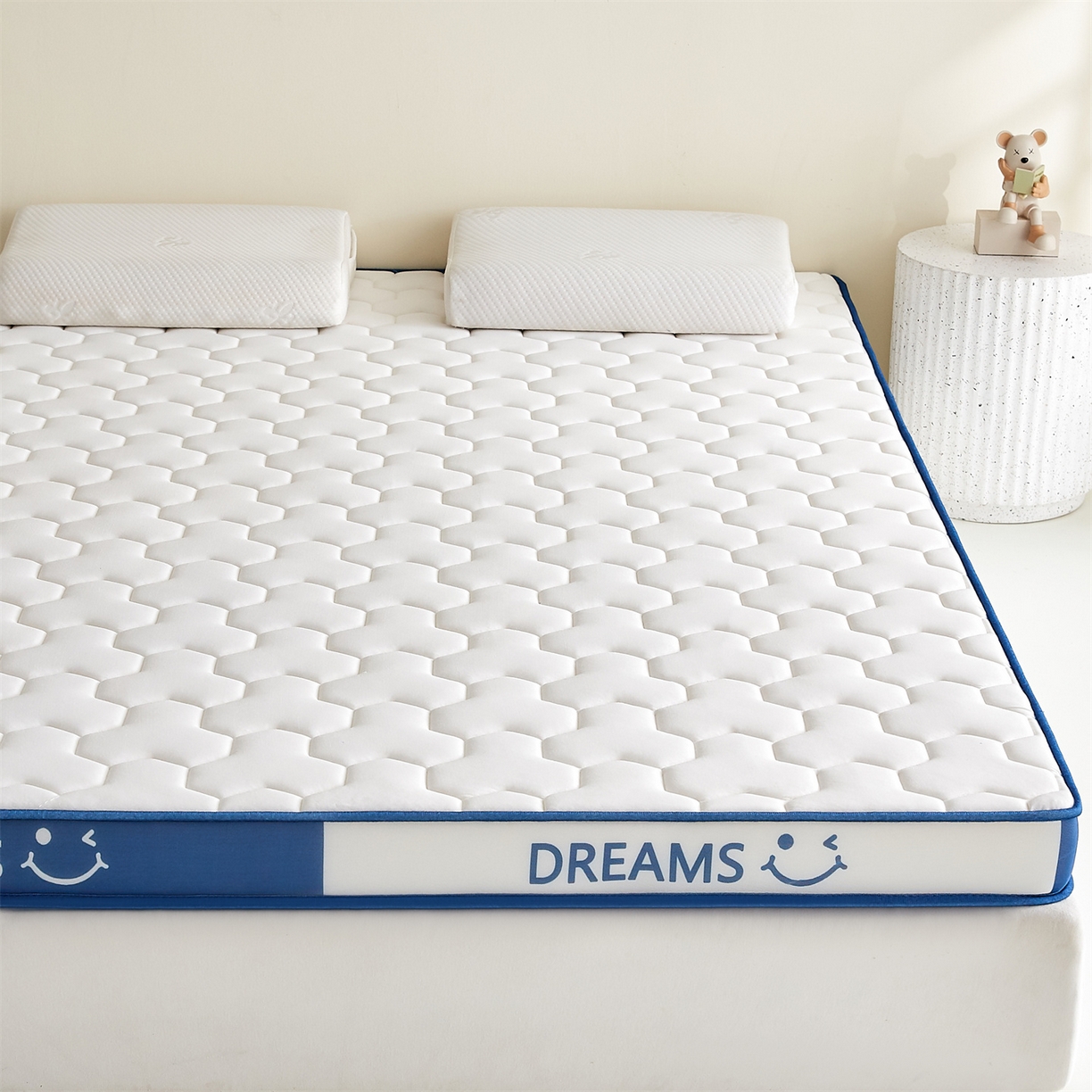 91家纺网 家纺一手货源 找家纺 布卢姆床垫 2025新款A类针织乳胶立体记忆海绵床垫成人款-微笑 微笑-白蓝