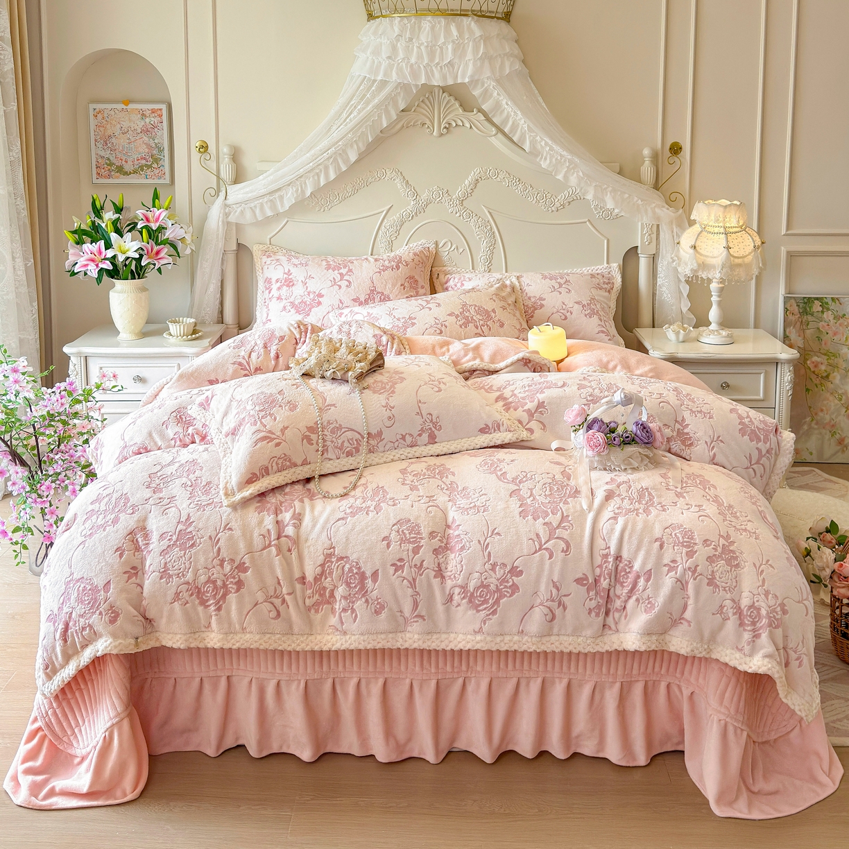 91家纺网 家纺一手货源 找家纺 （总）芷卧 2025新款韩版立体雕花牛奶绒夹棉床盖款四件套