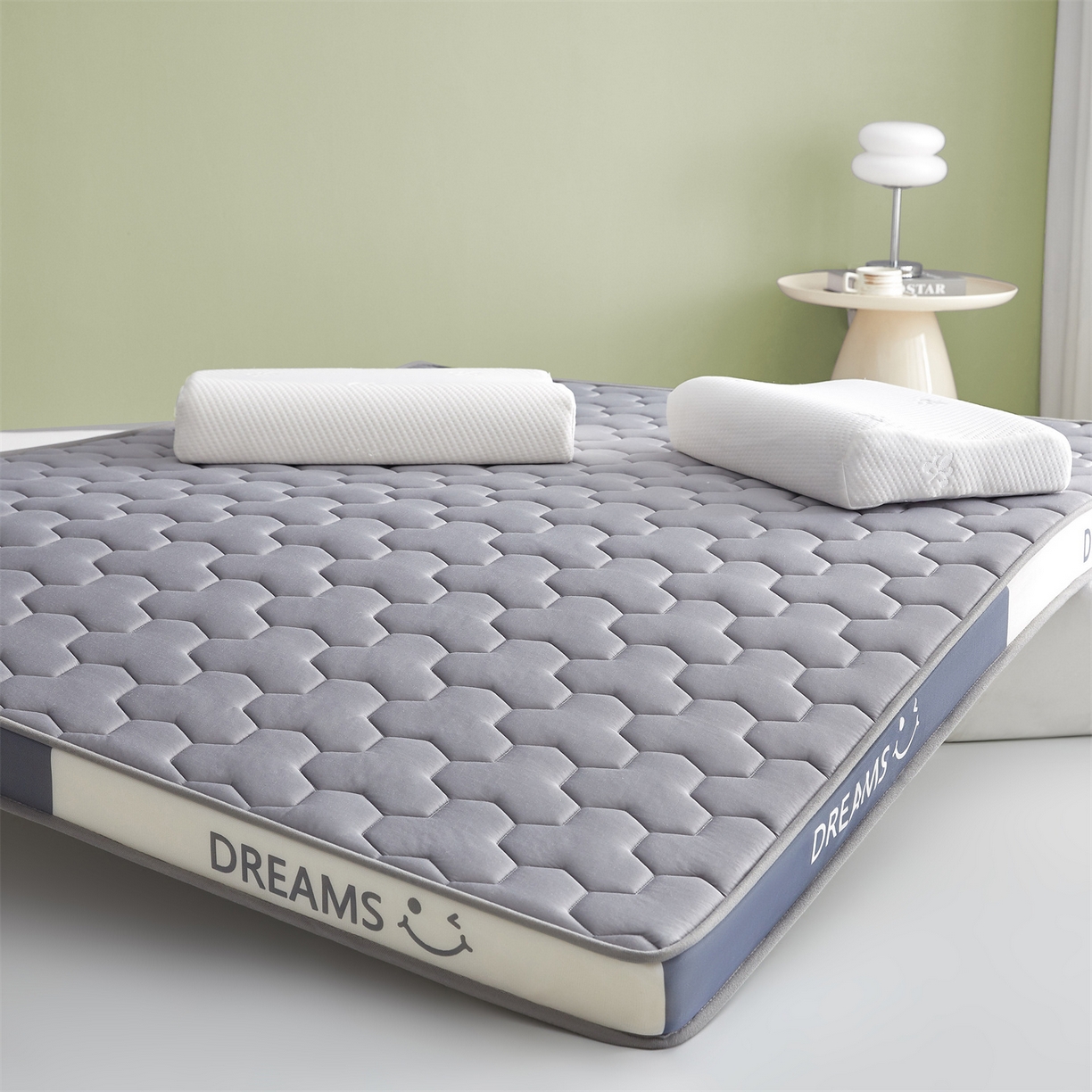 91家纺网 家纺一手货源 找家纺 布卢姆床垫 2025新款A类针织乳胶立体记忆海绵床垫成人款-微笑 微笑-灰