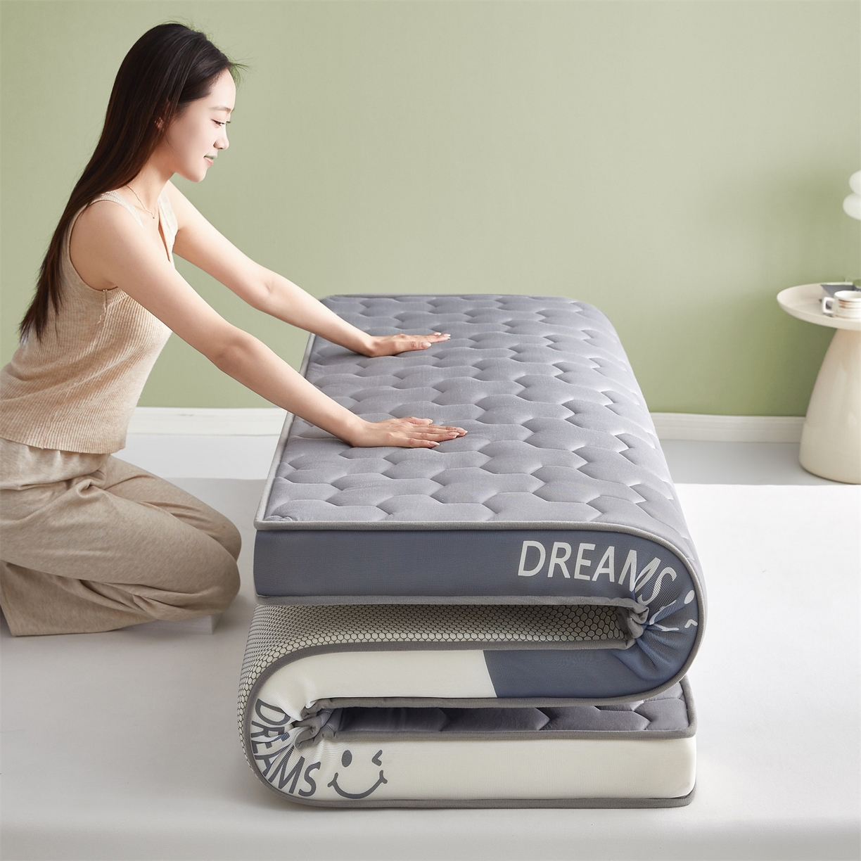 91家纺网 家纺一手货源 找家纺 布卢姆床垫 2025新款A类针织乳胶立体记忆海绵床垫成人款-微笑 微笑-灰