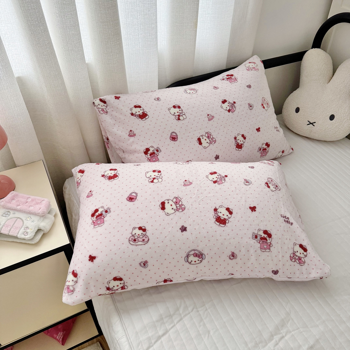 91家纺网 家纺一手货源 找家纺 寐居家纺 2025新款牛奶绒卡通毛毯系列 超甜小猫咪