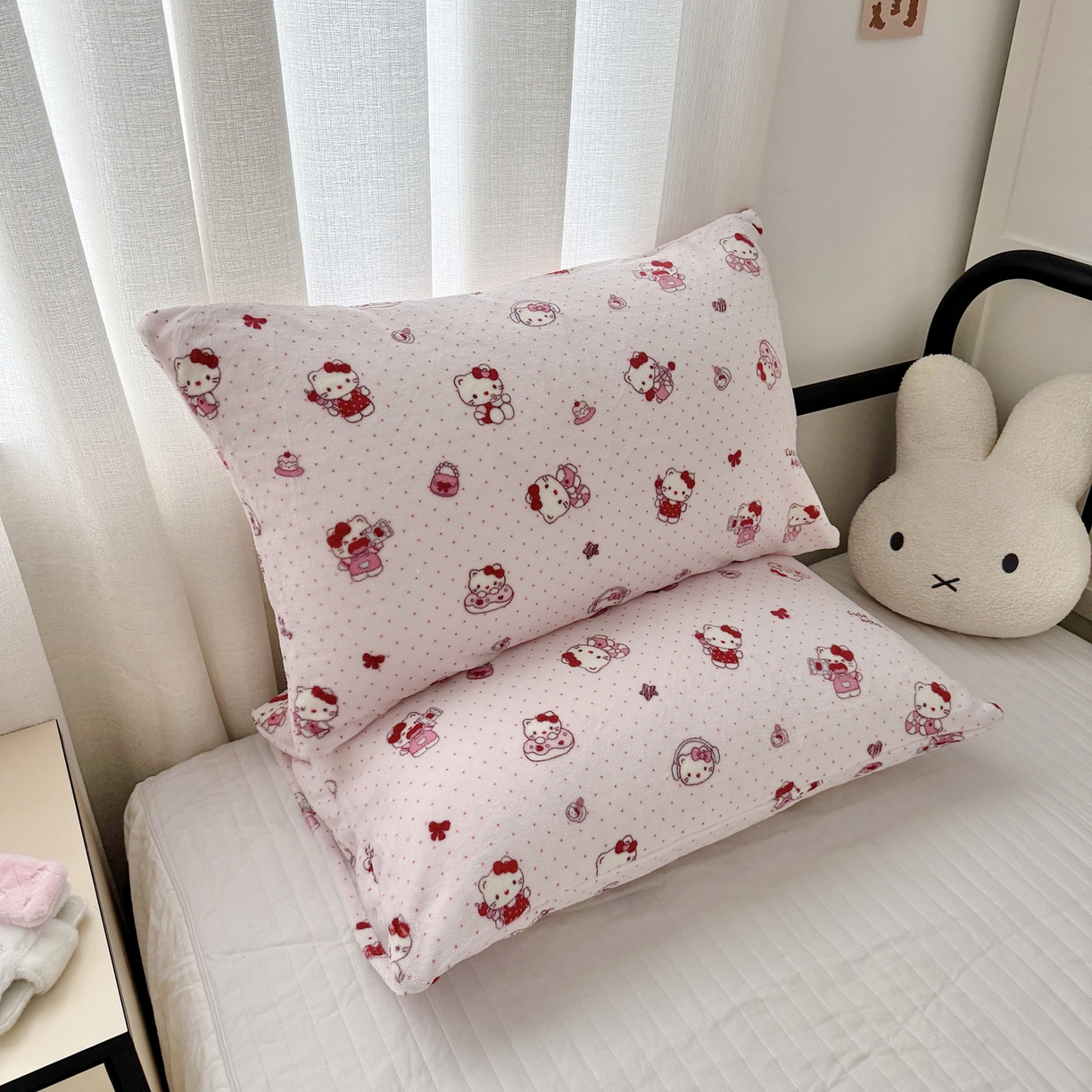 91家纺网 家纺一手货源 找家纺 寐居家纺 2025新款牛奶绒卡通毛毯系列 超甜小猫咪