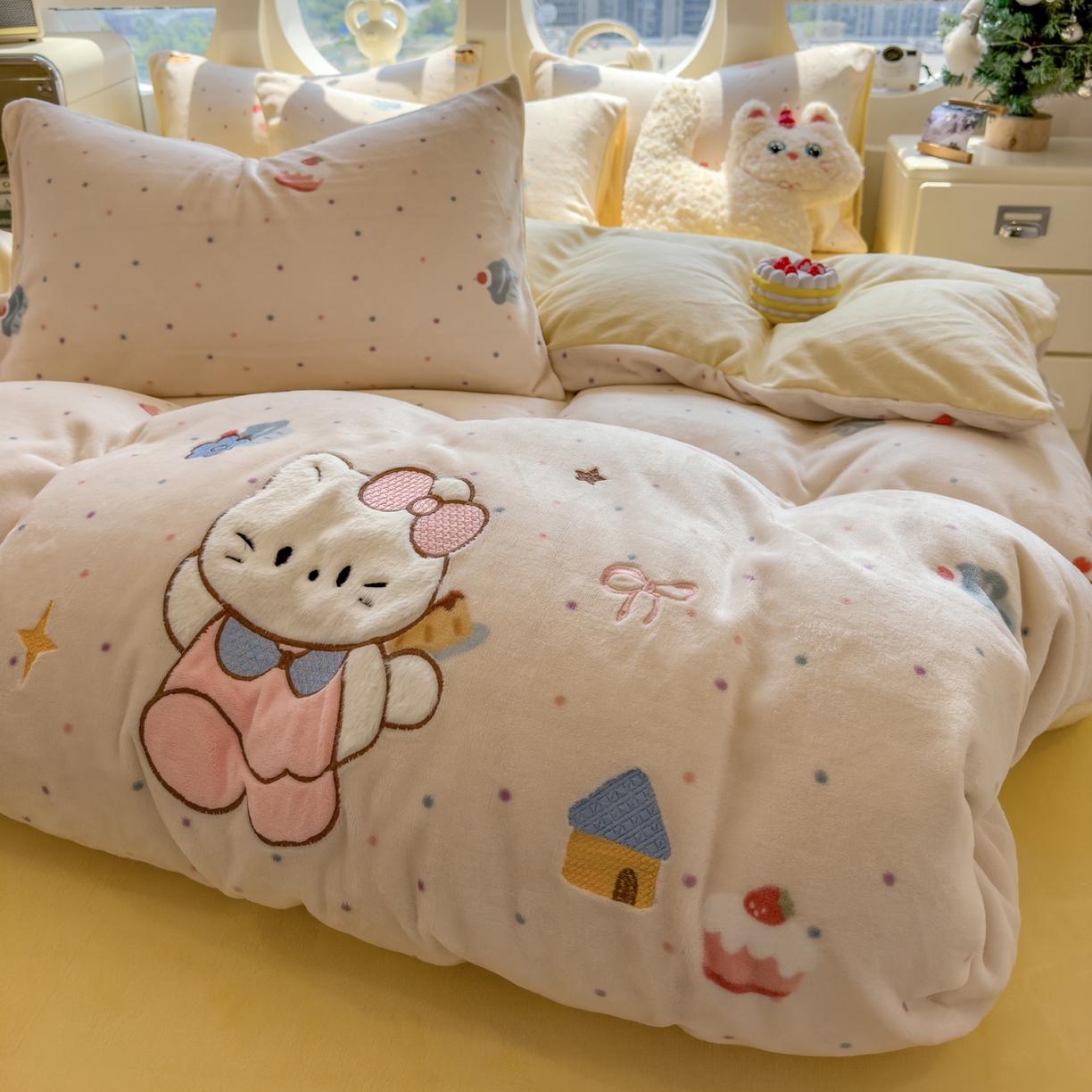 91家纺网 家纺一手货源 找家纺 （总）摩妮卡 2025新款卡通牛奶绒刺绣四件套系列