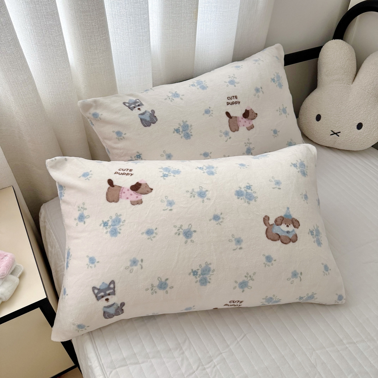 91家纺网 家纺一手货源 找家纺 寐居家纺 2025新款牛奶绒卡通毛毯系列 狗狗乐园