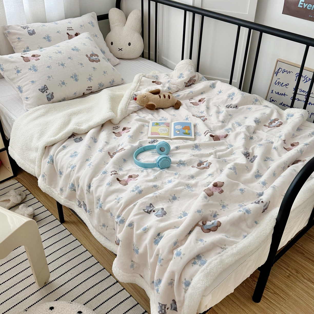 91家纺网 家纺一手货源 找家纺 寐居家纺 2025新款牛奶绒卡通毛毯系列 狗狗乐园