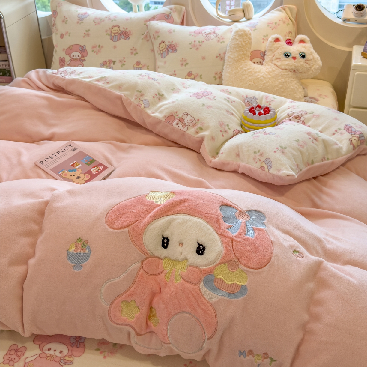 91家纺网 家纺一手货源 找家纺 （总）摩妮卡 2025新款卡通牛奶绒刺绣四件套系列