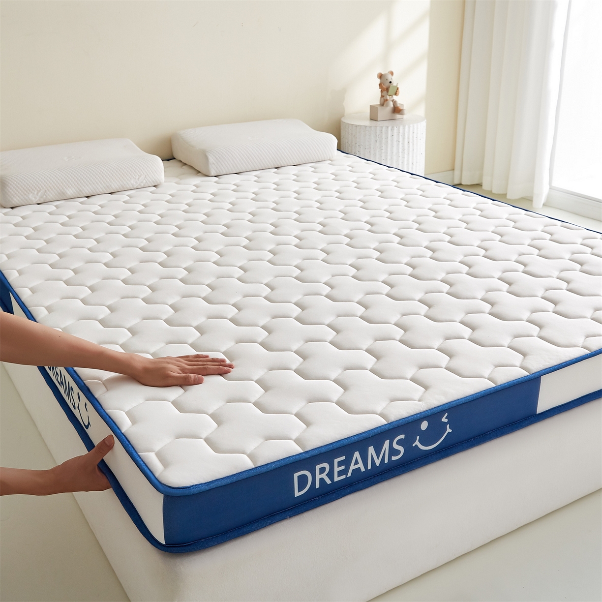 91家纺网 家纺一手货源 找家纺 （总）布卢姆床垫 2025新款A类针织乳胶立体记忆海绵床垫成人款-微笑