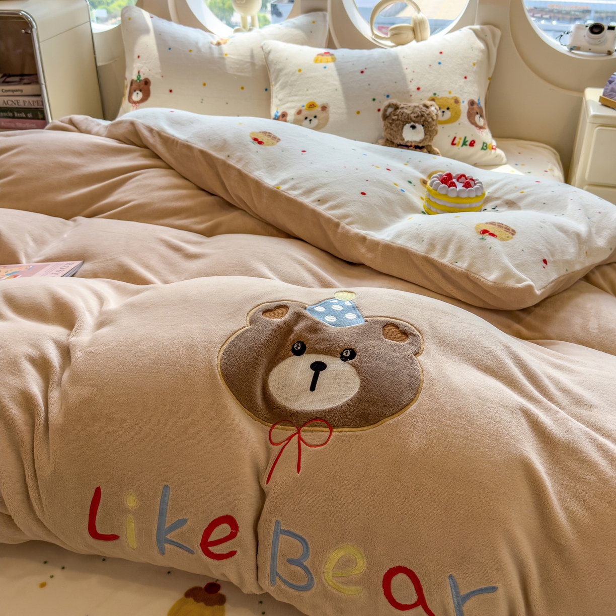 91家纺网 家纺一手货源 找家纺 （总）摩妮卡 2025新款卡通牛奶绒刺绣四件套系列