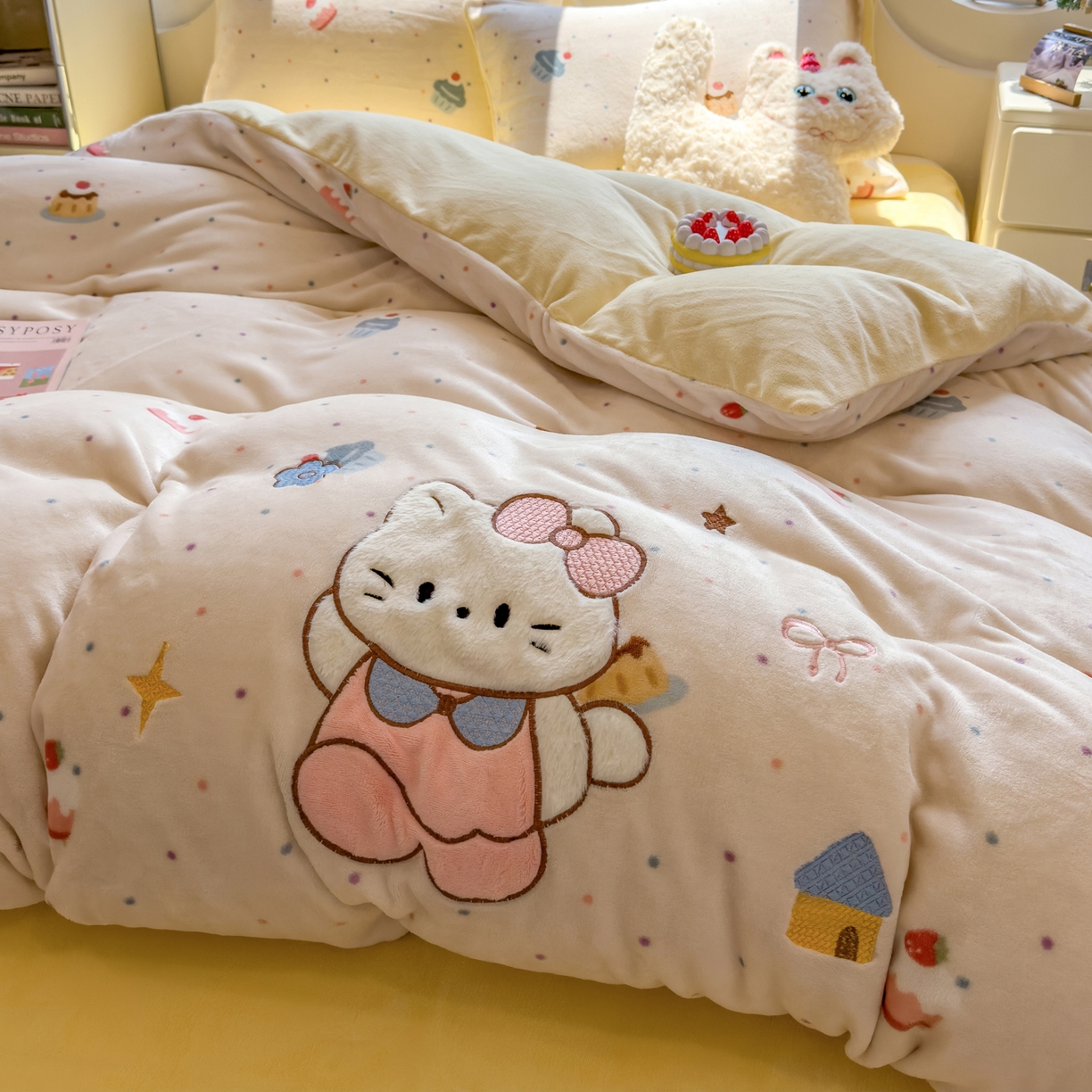 摩妮卡 2025新款卡通牛奶绒刺绣四件套系列 甜点世界