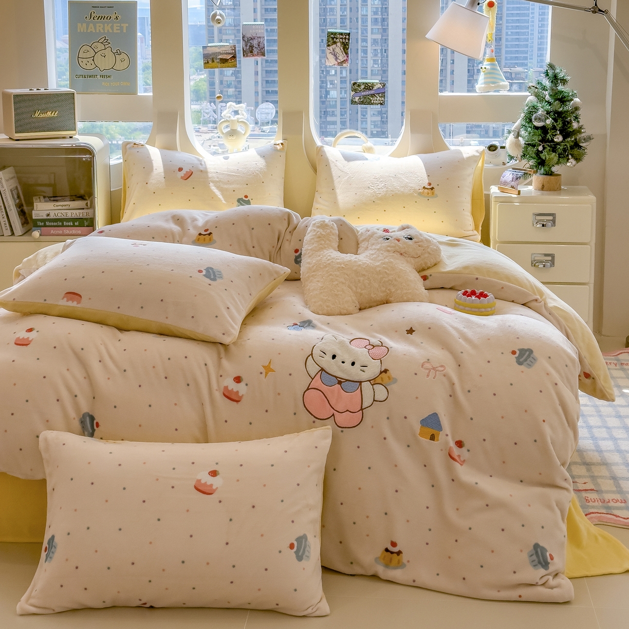 91家纺网 家纺一手货源 找家纺 摩妮卡 2025新款卡通牛奶绒刺绣四件套系列 甜点世界