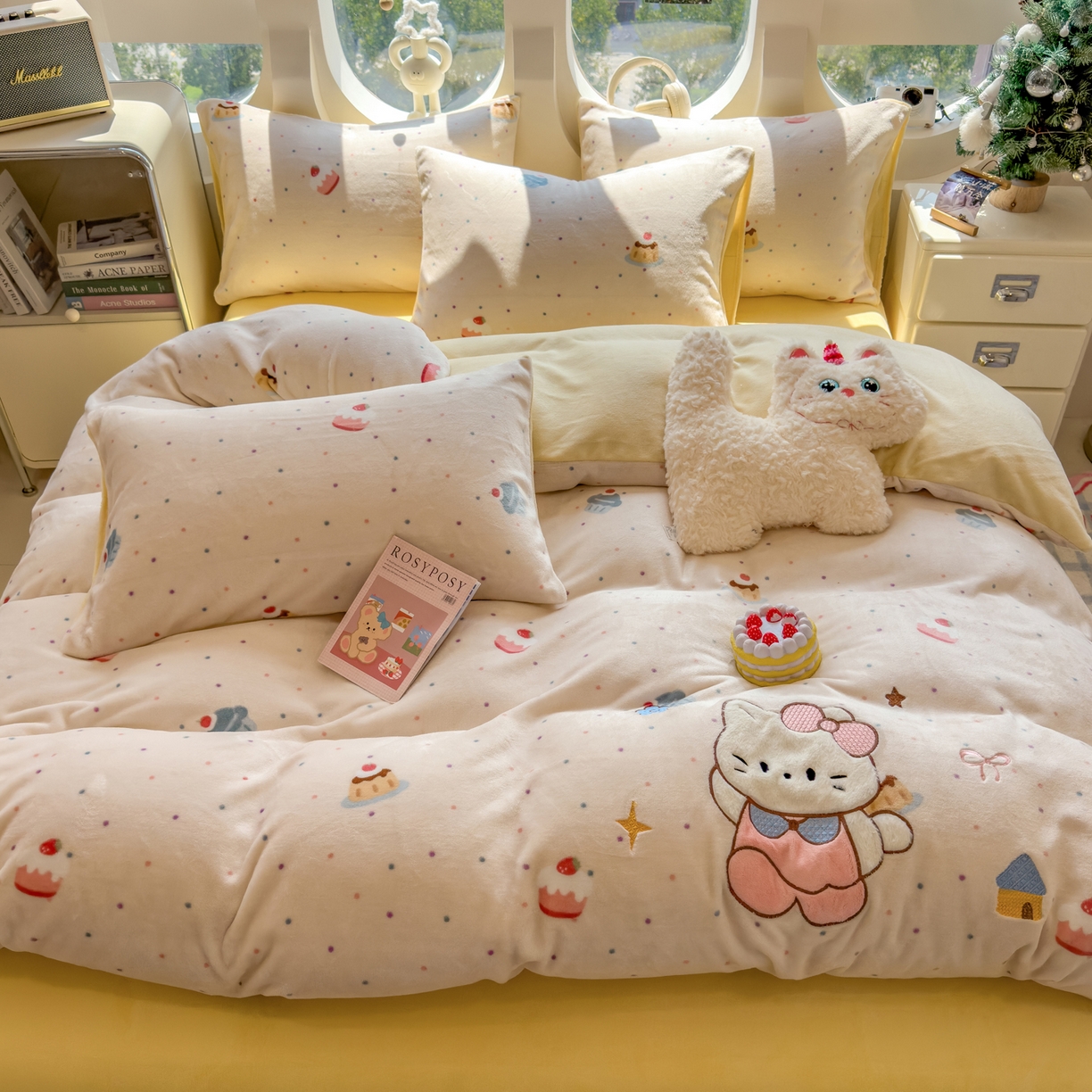 91家纺网 家纺一手货源 找家纺 摩妮卡 2025新款卡通牛奶绒刺绣四件套系列 甜点世界