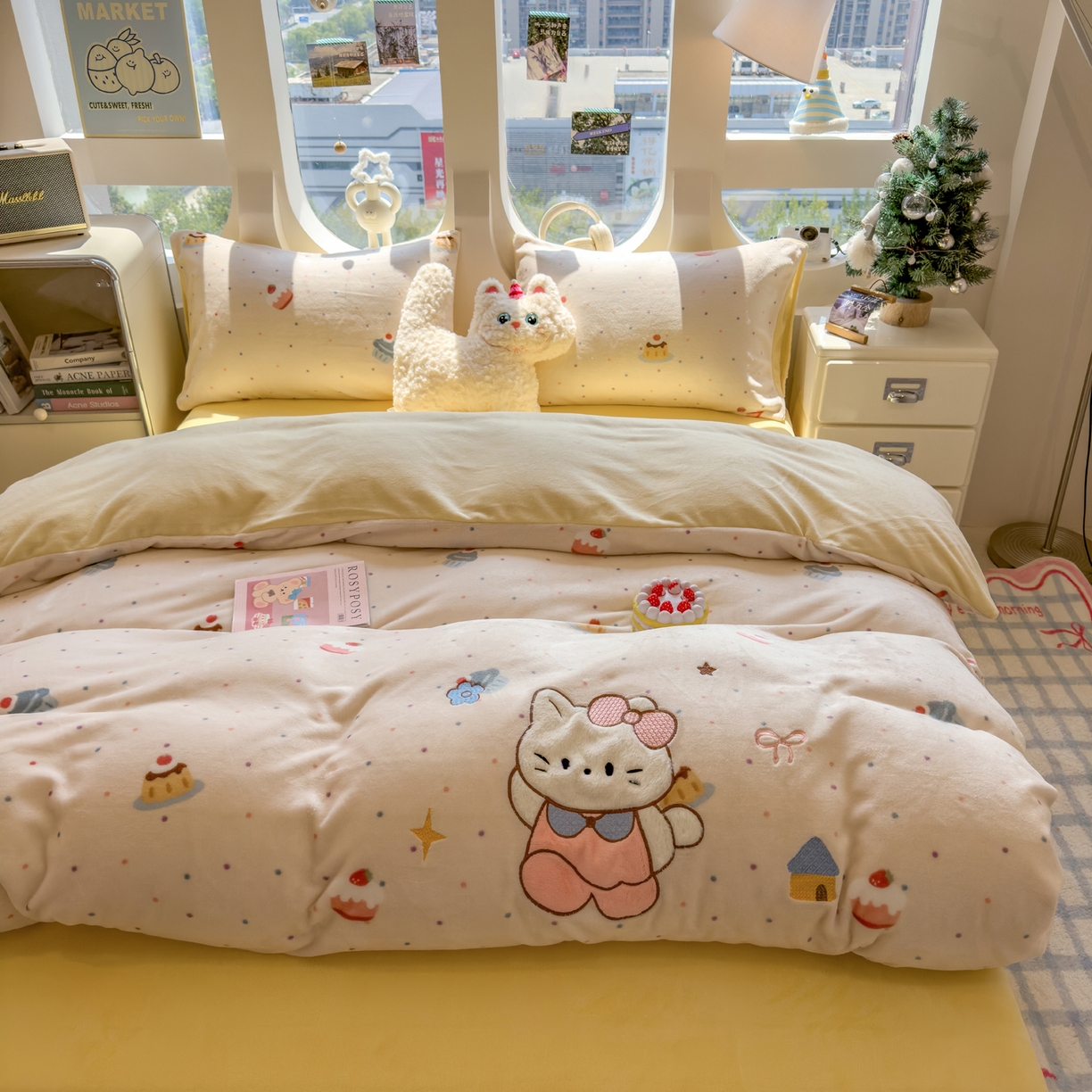 91家纺网 家纺一手货源 找家纺 摩妮卡 2025新款卡通牛奶绒刺绣四件套系列 甜点世界