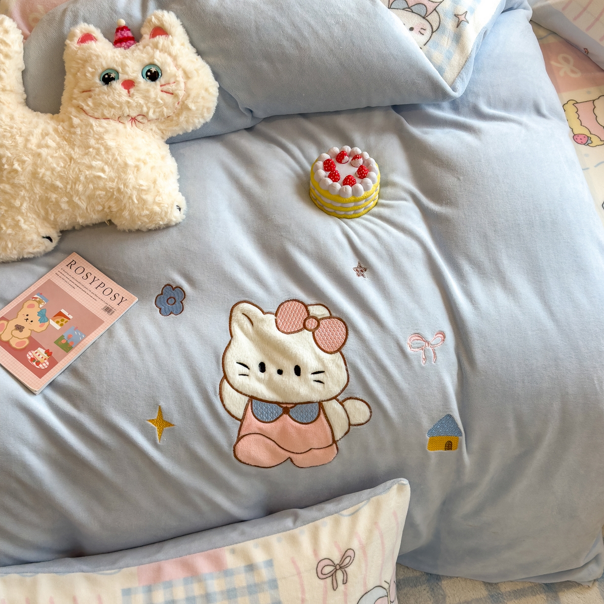 91家纺网 家纺一手货源 找家纺 摩妮卡 2025新款卡通牛奶绒刺绣四件套系列 猫咪甜心店