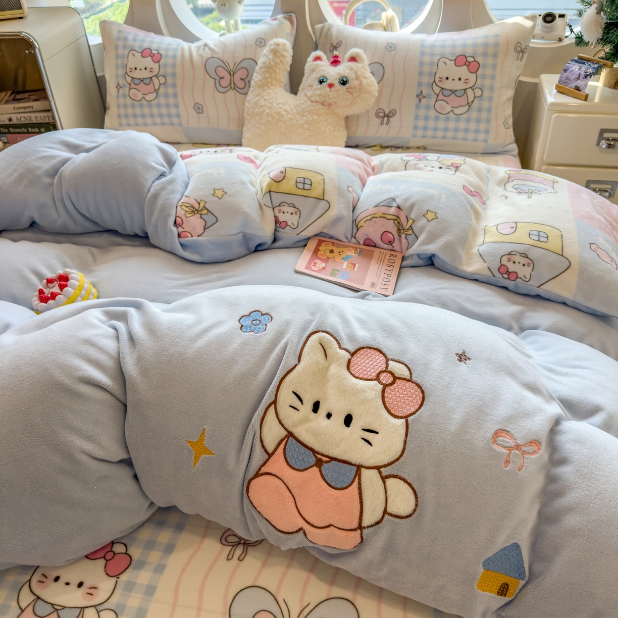 91家纺网 家纺一手货源 找家纺 摩妮卡 2025新款卡通牛奶绒刺绣四件套系列 猫咪甜心店