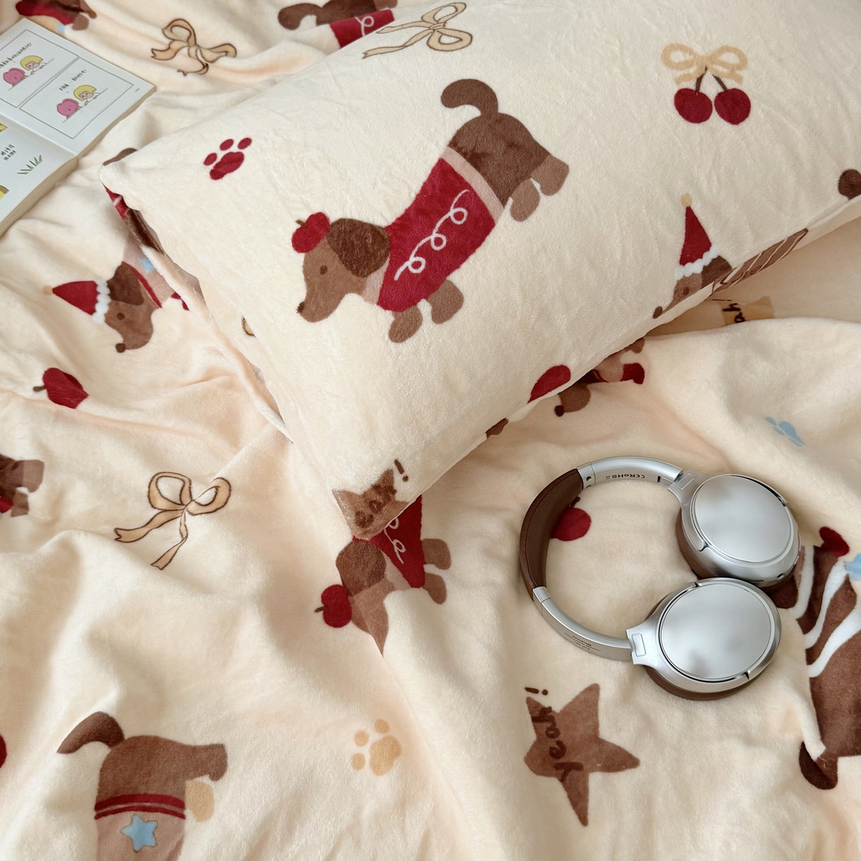 91家纺网 家纺一手货源 找家纺 寐居家纺 2025新款牛奶绒卡通毛毯系列 腊肠狗