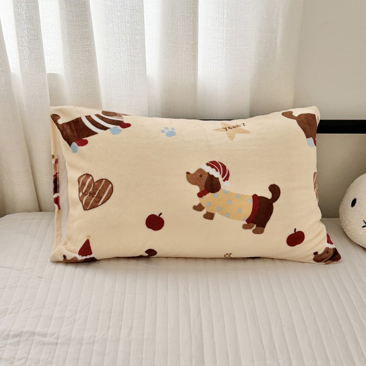 91家纺网 家纺一手货源 找家纺 寐居家纺 2025新款牛奶绒卡通毛毯系列 腊肠狗