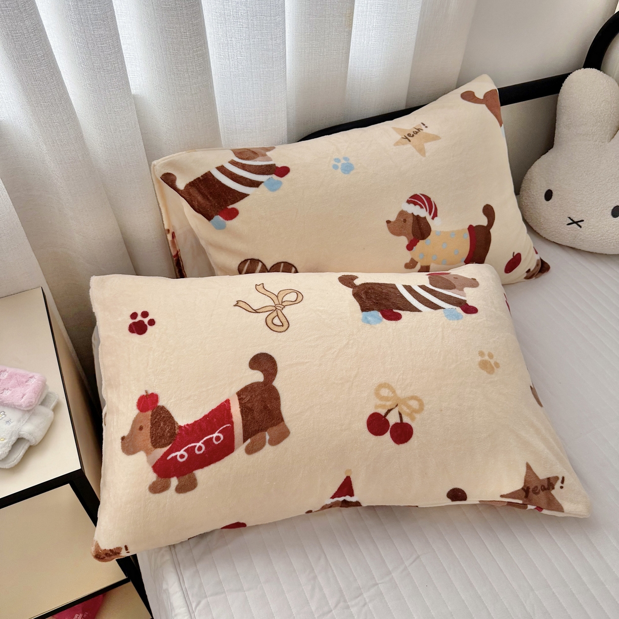 91家纺网 家纺一手货源 找家纺 寐居家纺 2025新款牛奶绒卡通毛毯系列 腊肠狗