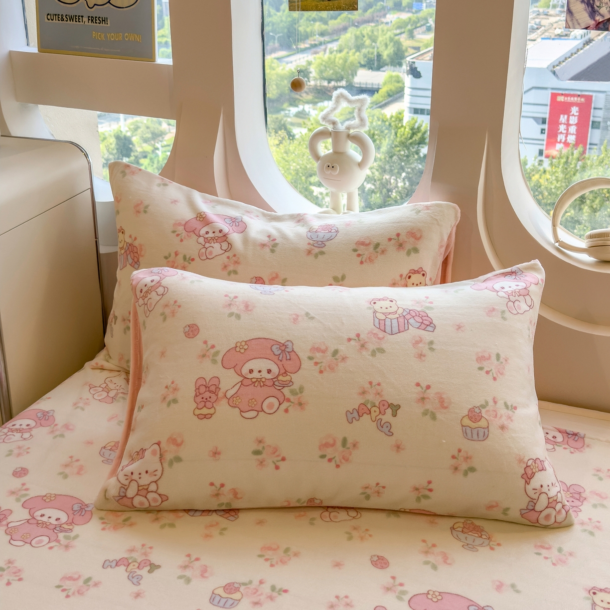 91家纺网 家纺一手货源 找家纺 摩妮卡 2025新款卡通牛奶绒刺绣四件套系列 垂耳宝宝