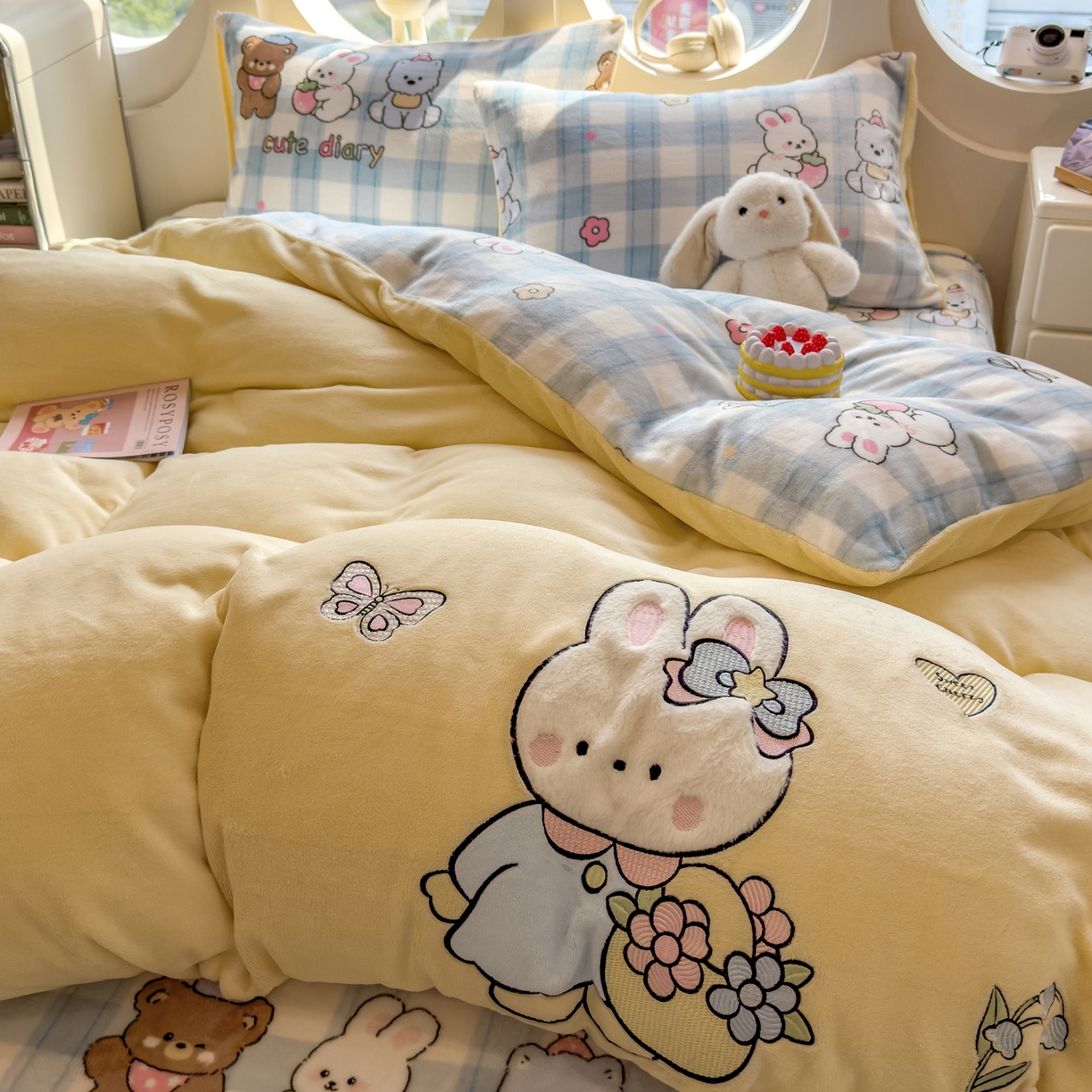 摩妮卡 2025新款卡通牛奶绒刺绣四件套系列 朋友之交