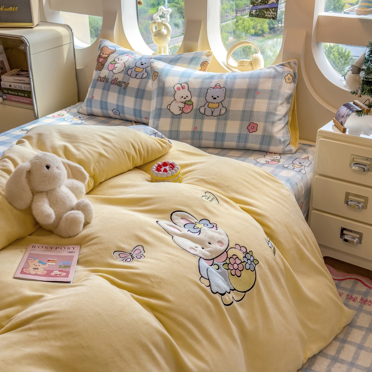 91家纺网 家纺一手货源 找家纺 摩妮卡 2025新款卡通牛奶绒刺绣四件套系列 朋友之交