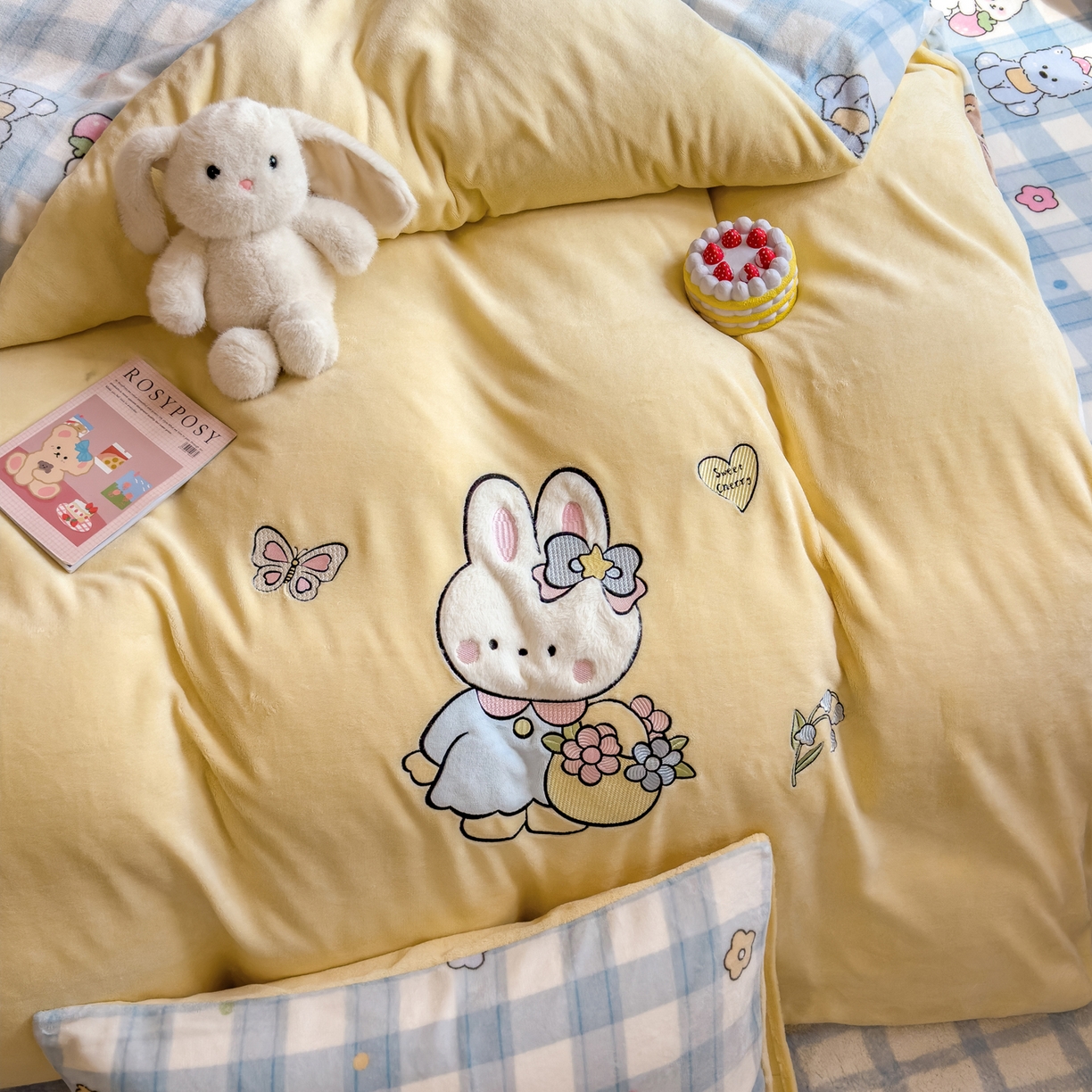 91家纺网 家纺一手货源 找家纺 摩妮卡 2025新款卡通牛奶绒刺绣四件套系列 朋友之交