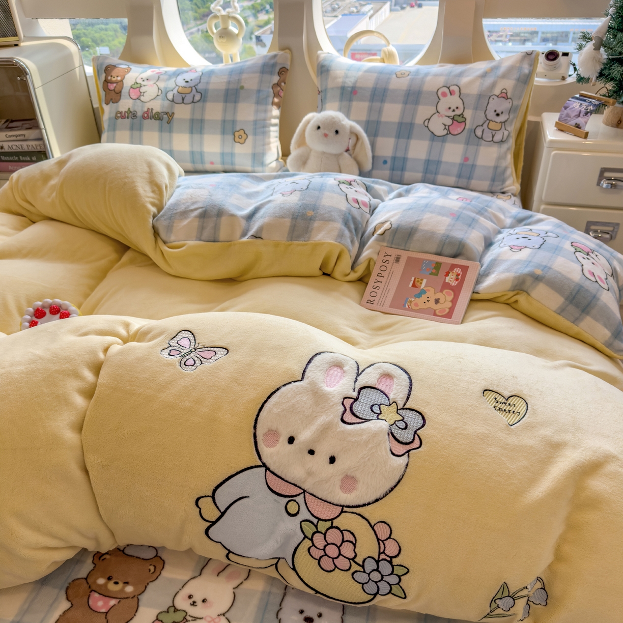 91家纺网 家纺一手货源 找家纺 摩妮卡 2025新款卡通牛奶绒刺绣四件套系列 朋友之交