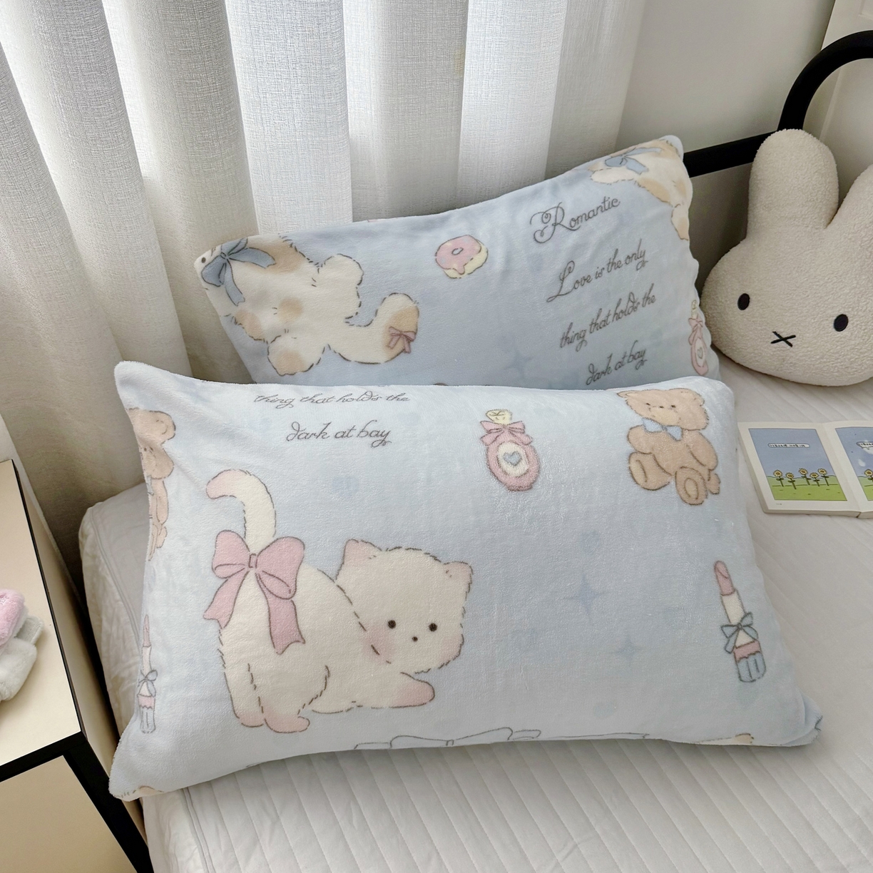 91家纺网 家纺一手货源 找家纺 寐居家纺 2025新款牛奶绒卡通毛毯系列 礼物猫