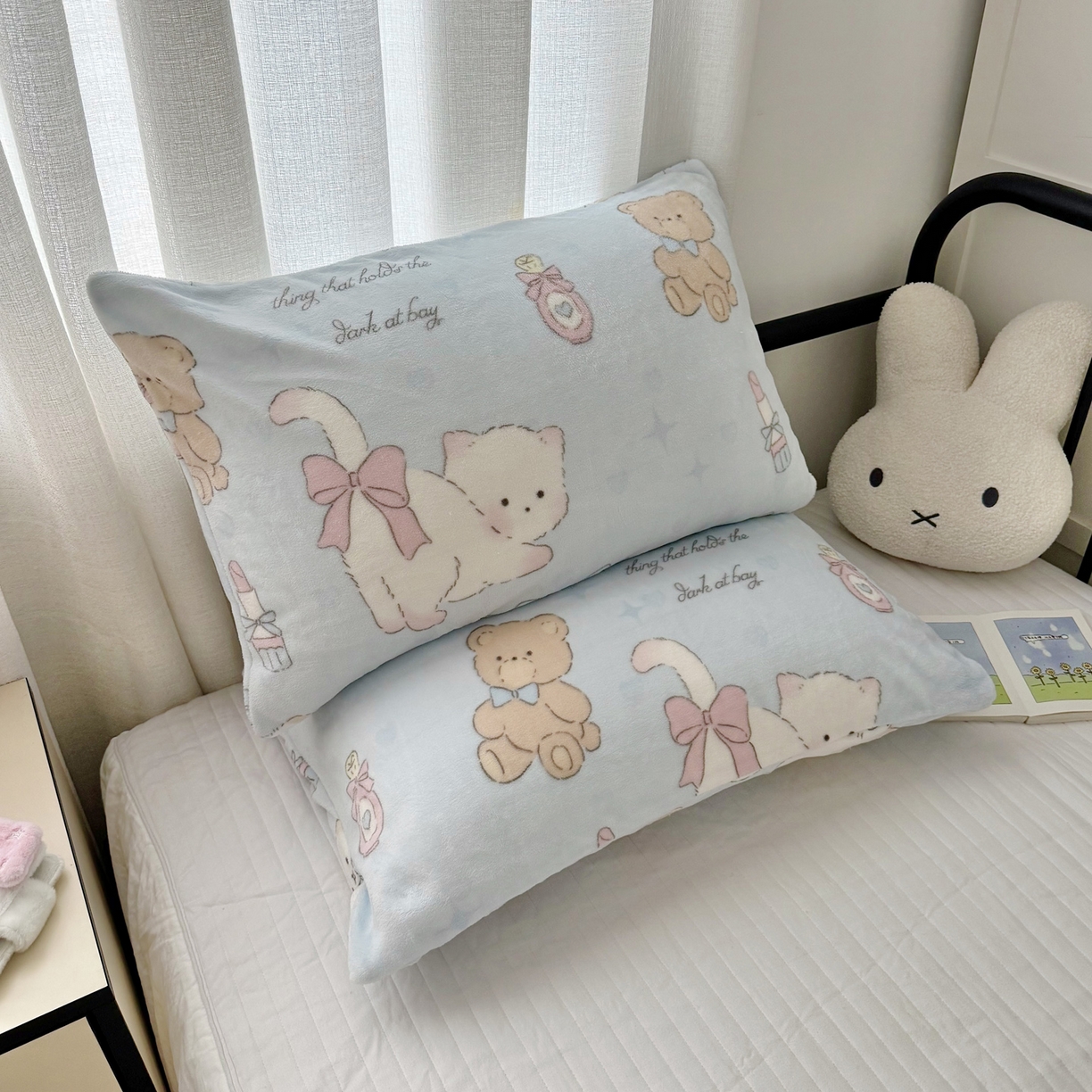 91家纺网 家纺一手货源 找家纺 寐居家纺 2025新款牛奶绒卡通毛毯系列 礼物猫