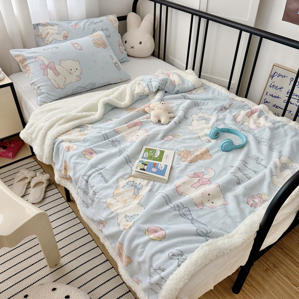 91家纺网 家纺一手货源 找家纺 寐居家纺 2025新款牛奶绒卡通毛毯系列 礼物猫