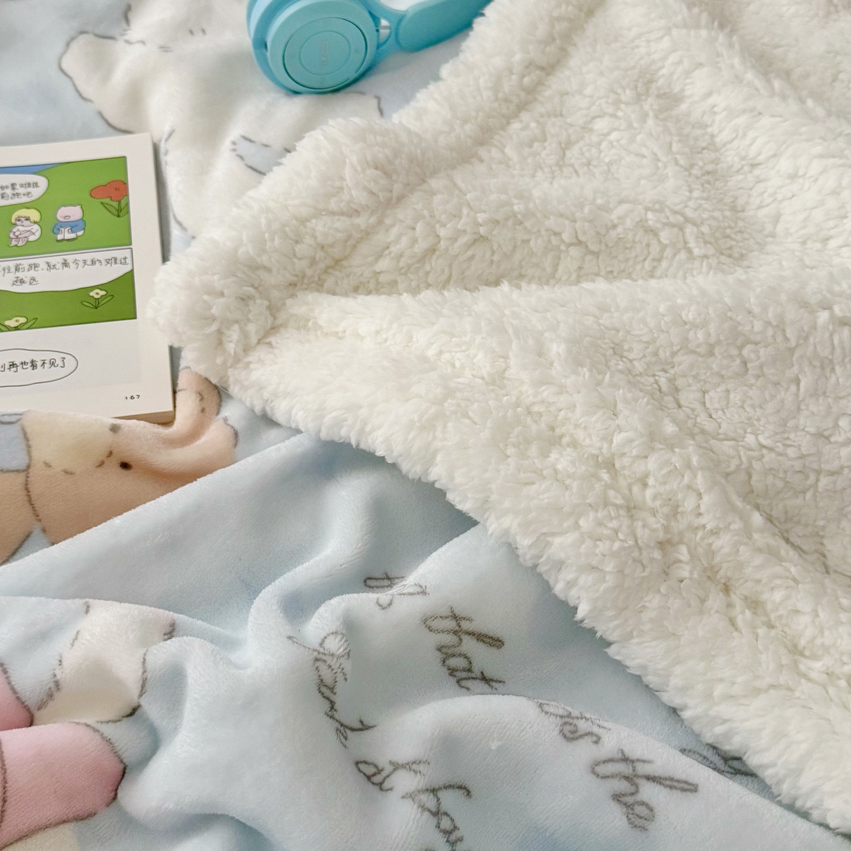 91家纺网 家纺一手货源 找家纺 寐居家纺 2025新款牛奶绒卡通毛毯系列 礼物猫