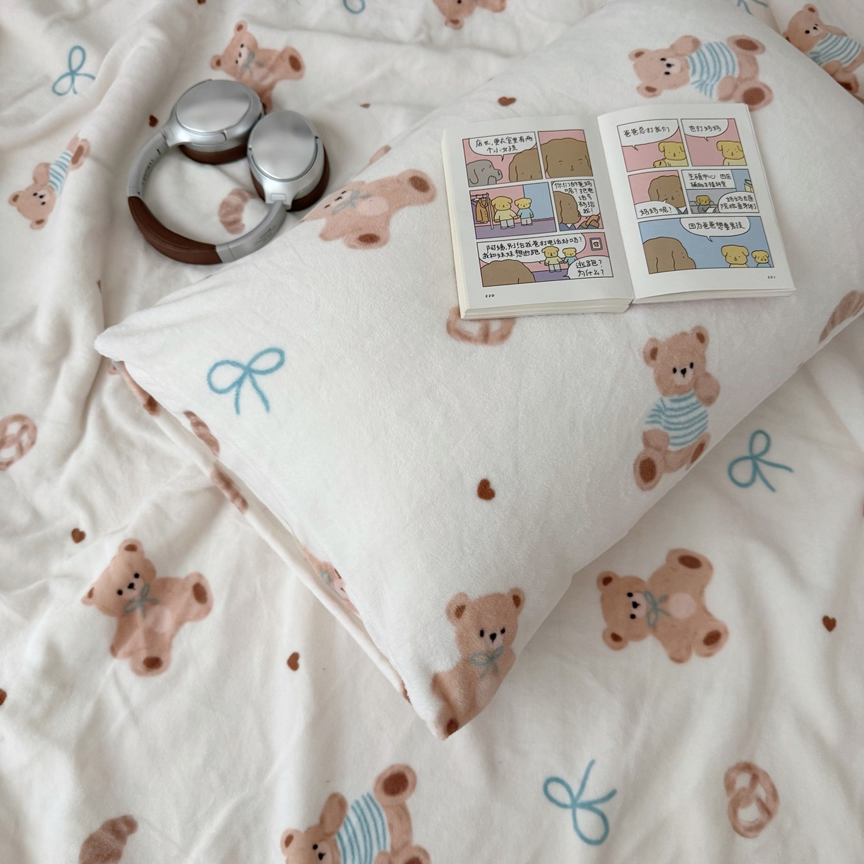 91家纺网 家纺一手货源 找家纺 寐居家纺 2025新款牛奶绒卡通毛毯系列 牛角包小熊