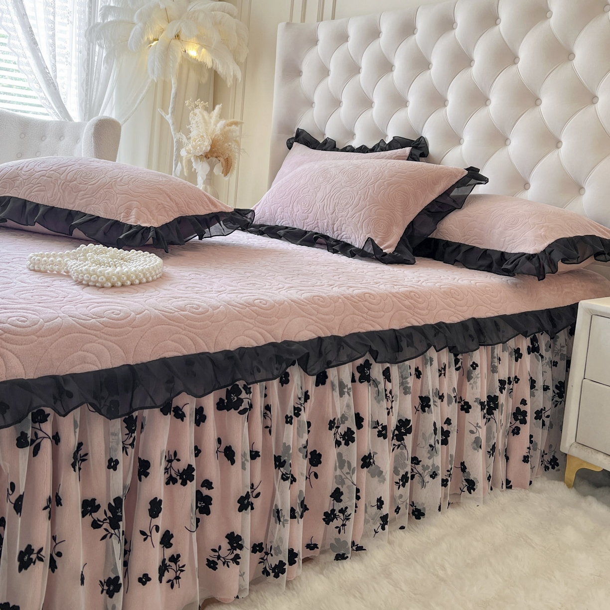 91家纺网 家纺一手货源 找家纺 恋尚 2025新款牛奶绒可妮露系列床裙四件套（控价285起） 可妮露-蜜桃粉