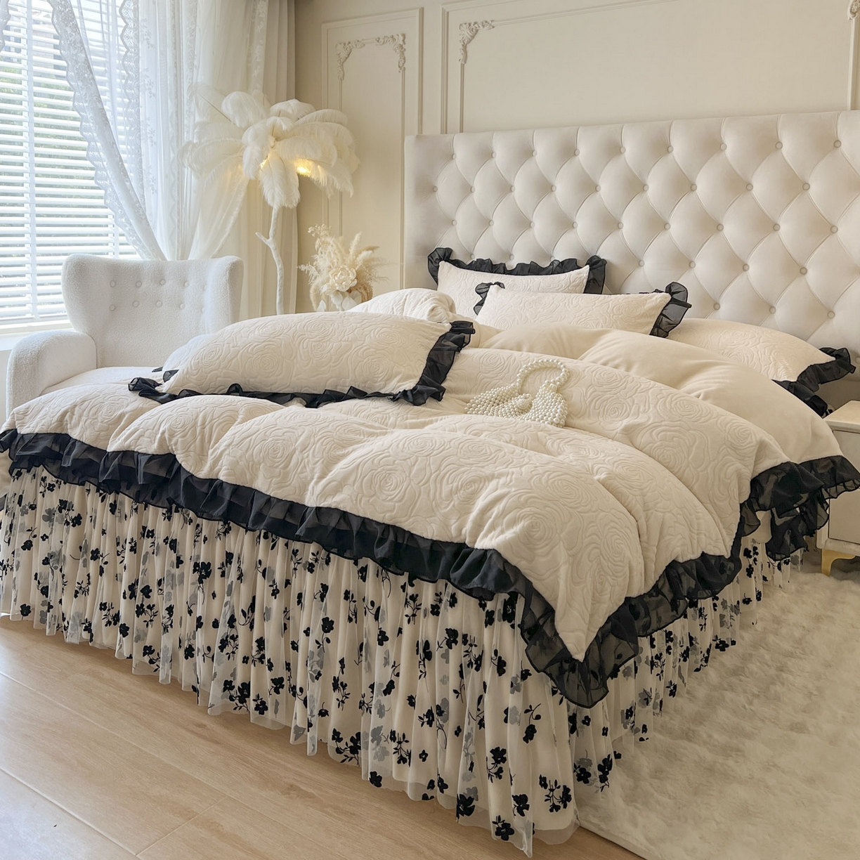 91家纺网 家纺一手货源 找家纺 恋尚 2025新款牛奶绒可妮露系列床裙四件套（控价285起） 可妮露-奶油白