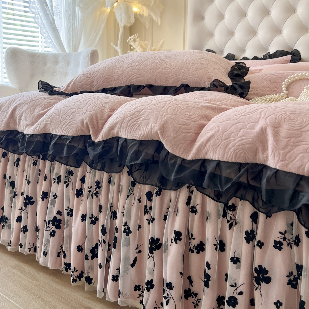 91家纺网 家纺一手货源 找家纺 恋尚 2025新款牛奶绒可妮露系列床裙四件套（控价285起） 可妮露-蜜桃粉