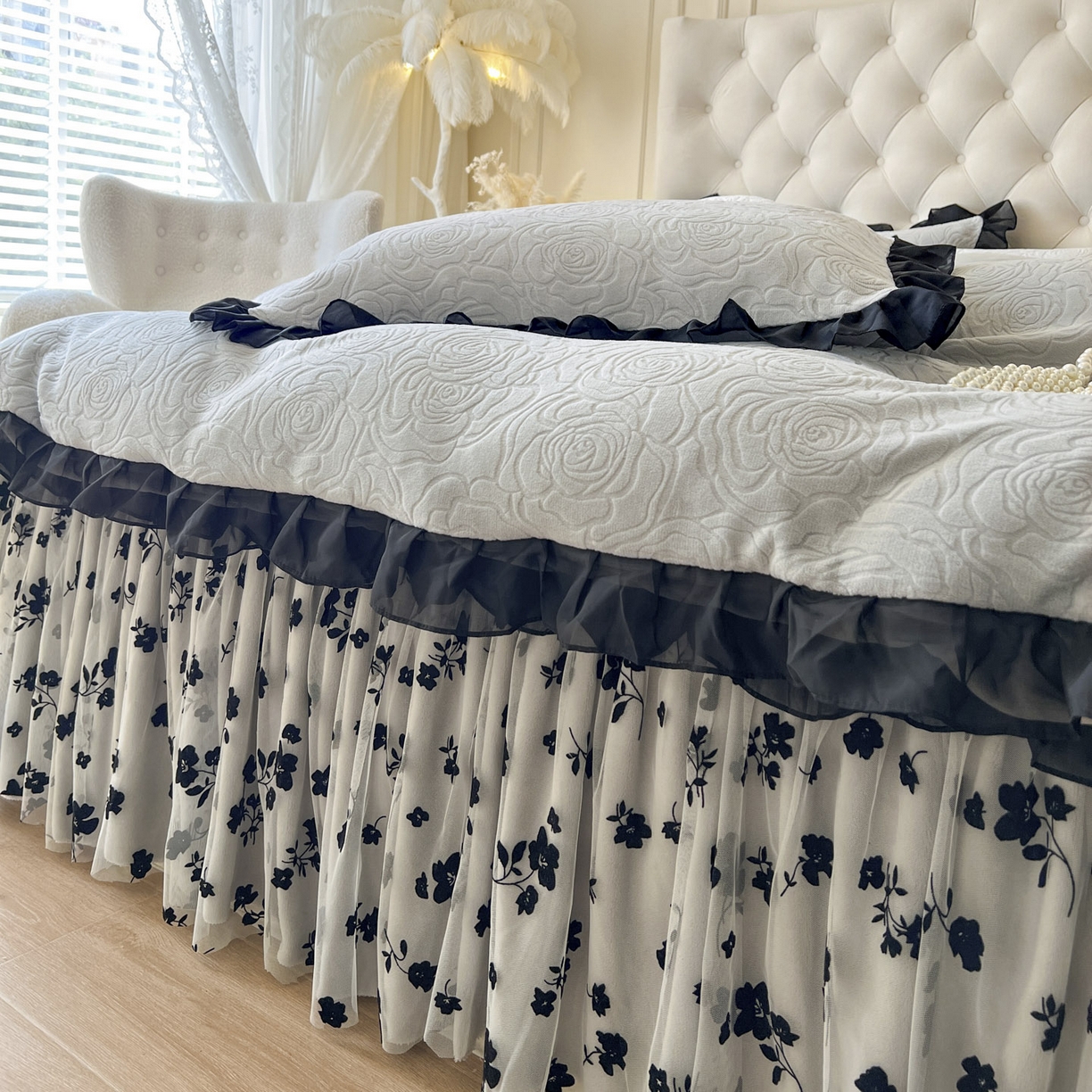 91家纺网 家纺一手货源 找家纺 恋尚 2025新款牛奶绒可妮露系列床裙四件套（控价285起） 可妮露-椰蓉灰