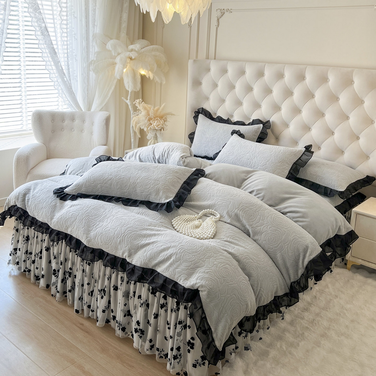 91家纺网 家纺一手货源 找家纺 恋尚 2025新款牛奶绒可妮露系列床裙四件套（控价285起） 可妮露-椰蓉灰