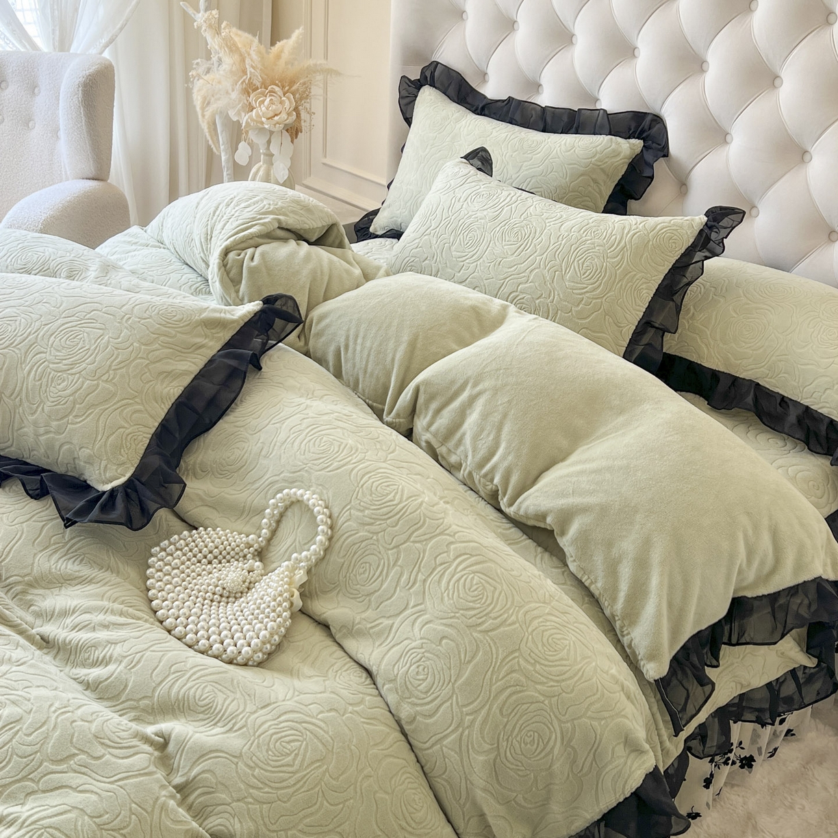 91家纺网 家纺一手货源 找家纺 恋尚 2025新款牛奶绒可妮露系列床裙四件套（控价285起） 可妮露-香草绿