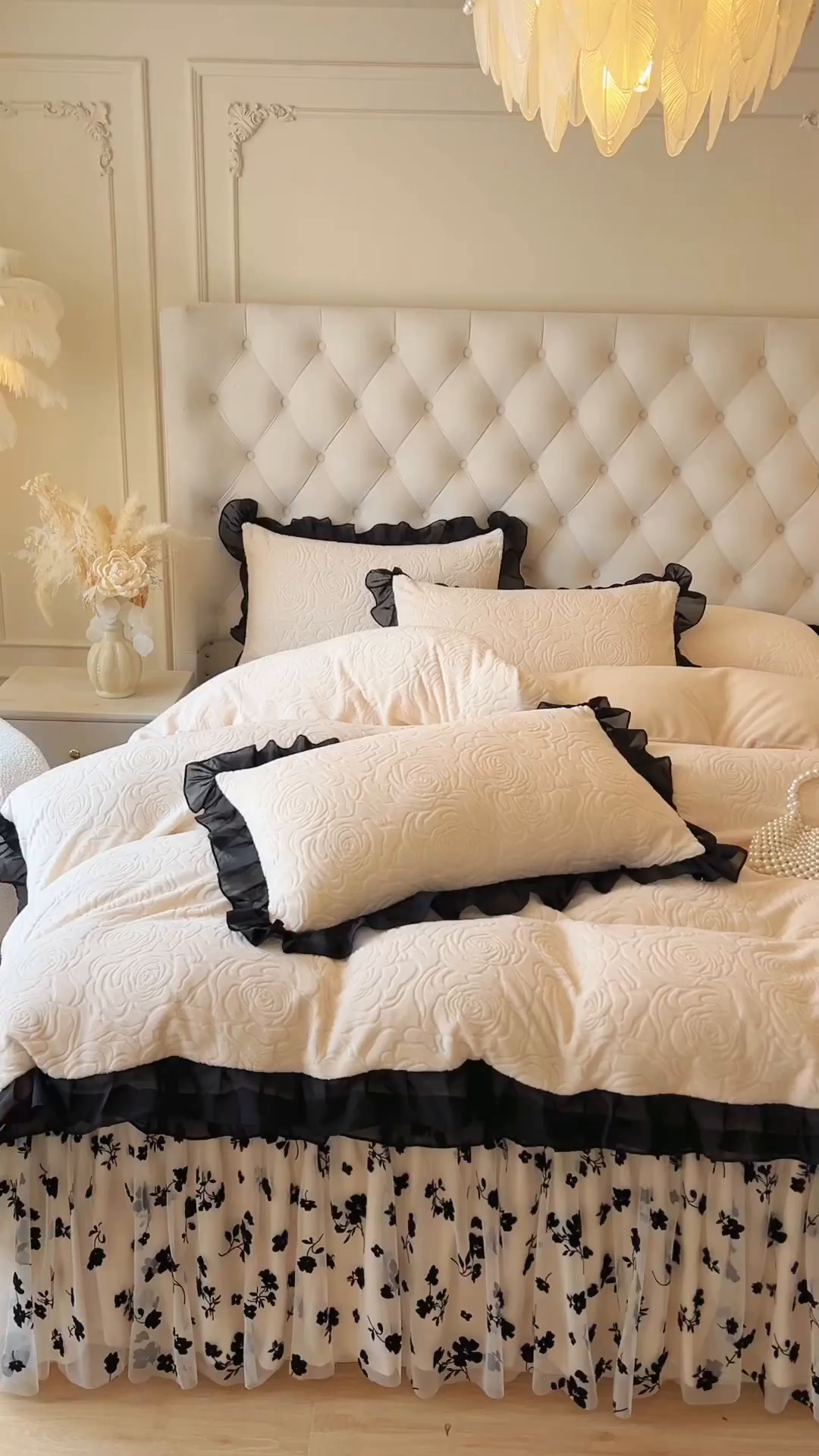 91家纺网 家纺一手货源 找家纺 恋尚 2025新款牛奶绒可妮露系列床裙四件套（控价285起） 可妮露-奶油白