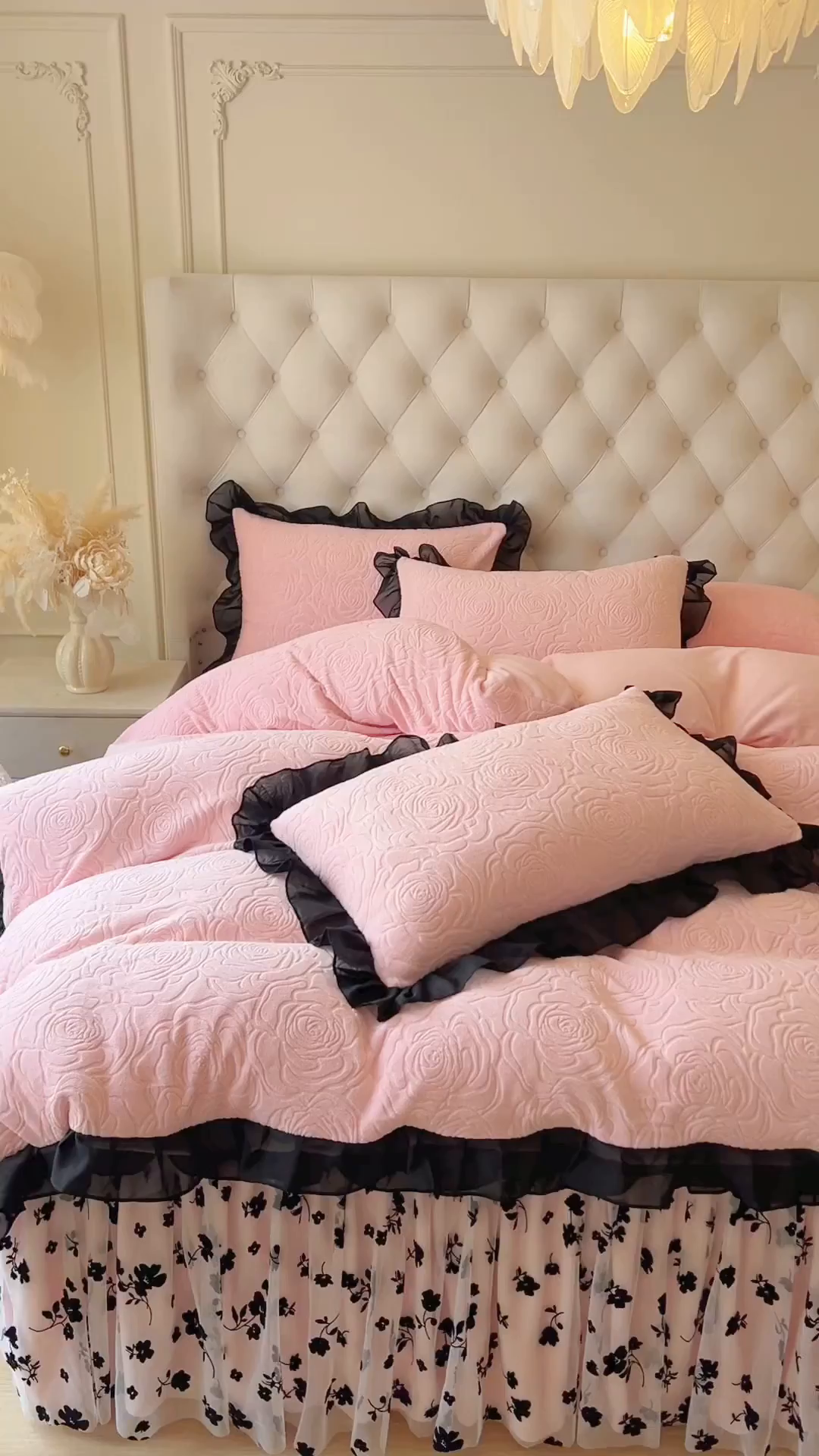 91家纺网 家纺一手货源 找家纺 恋尚 2025新款牛奶绒可妮露系列床裙四件套（控价285起） 可妮露-清新粉