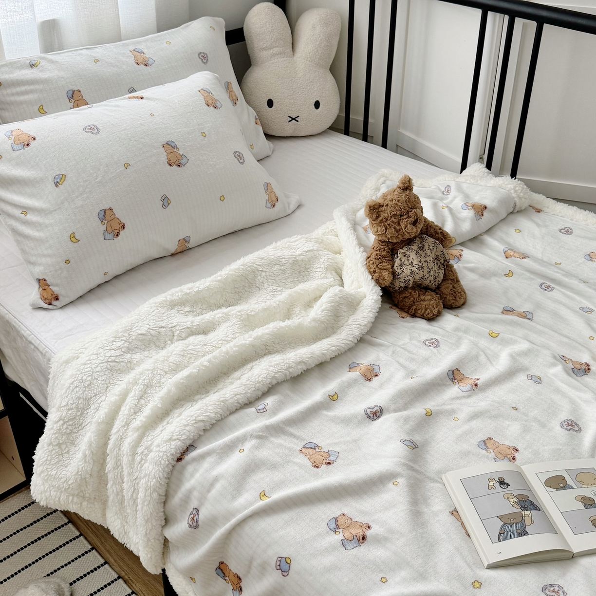 91家纺网 家纺一手货源 找家纺 寐居家纺 2025新款牛奶绒卡通毛毯系列 晚安熊