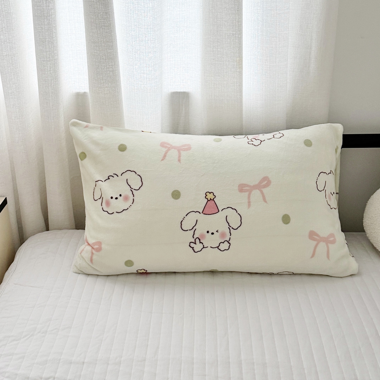 91家纺网 家纺一手货源 找家纺 寐居家纺 2025新款牛奶绒卡通毛毯系列 线条小狗