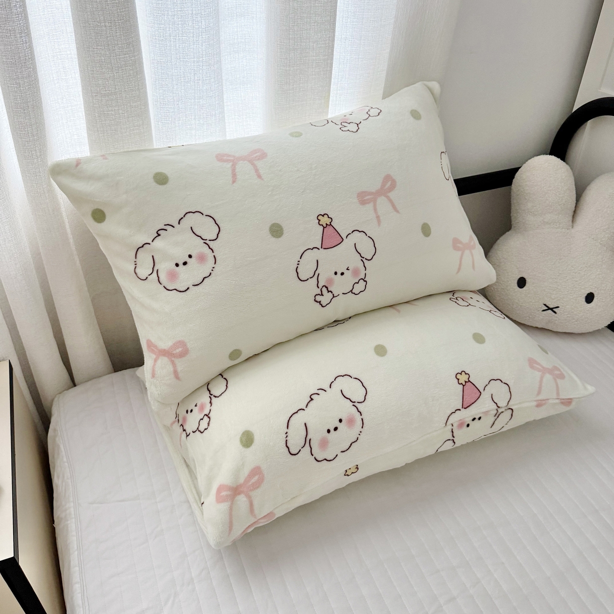 91家纺网 家纺一手货源 找家纺 寐居家纺 2025新款牛奶绒卡通毛毯系列 线条小狗