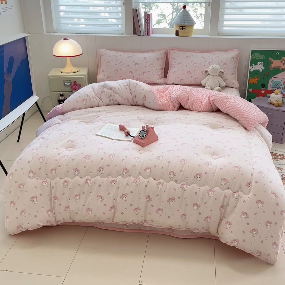 91家纺网 家纺一手货源 找家纺 （总）澜妃 2025新款云感双层纱ins少女心可爱系加厚豆豆被被子被芯床盖暖梦（小红书推荐）