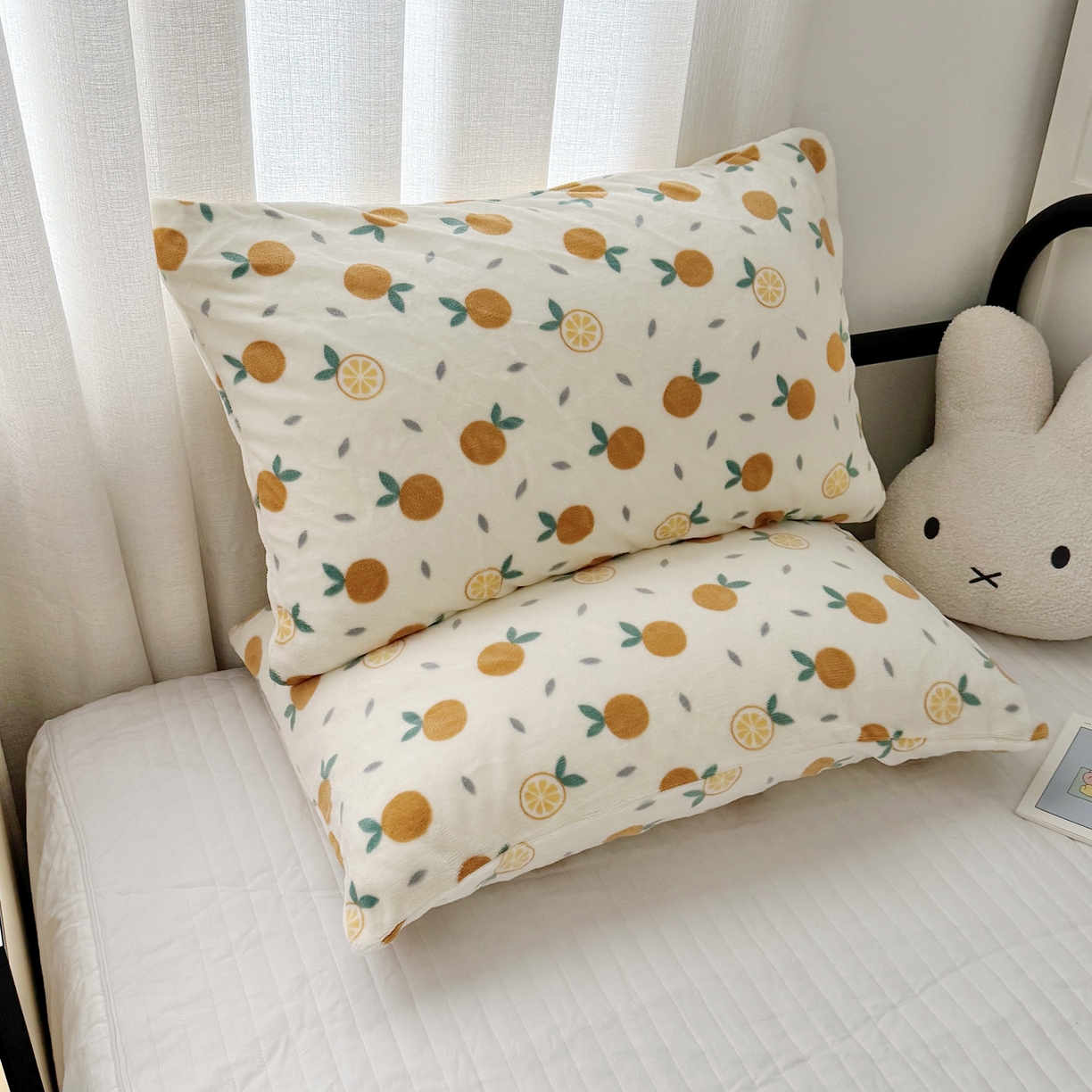 91家纺网 家纺一手货源 找家纺 寐居家纺 2025新款牛奶绒卡通毛毯系列 小橘子