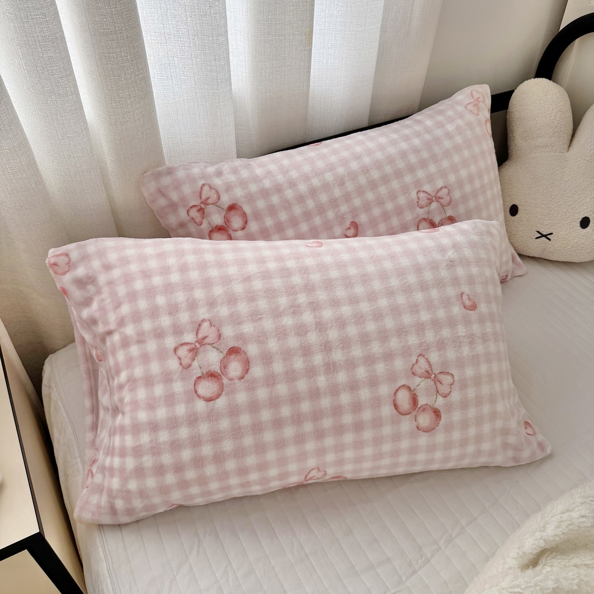 91家纺网 家纺一手货源 找家纺 寐居家纺 2025新款牛奶绒卡通毛毯系列 小樱桃