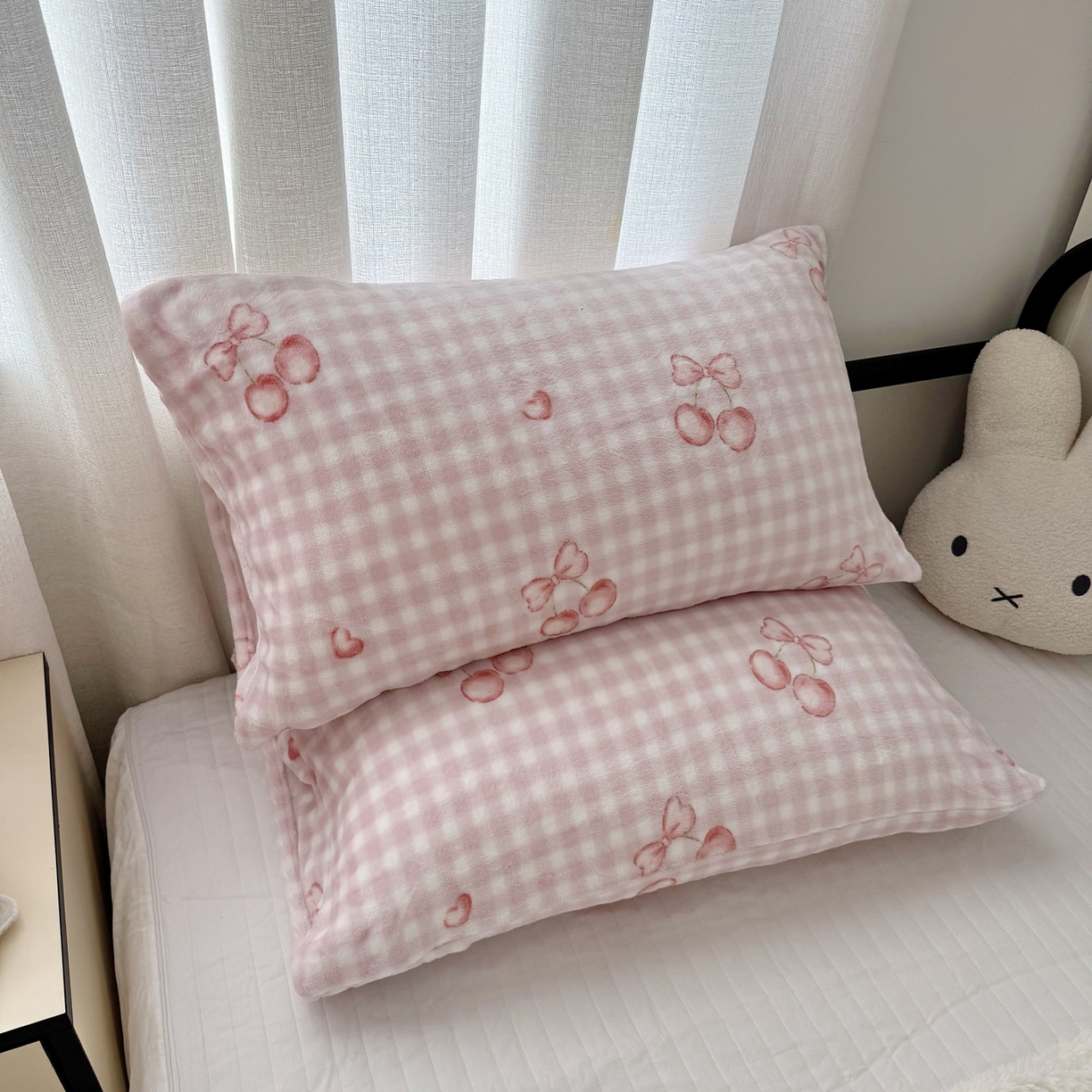 91家纺网 家纺一手货源 找家纺 寐居家纺 2025新款牛奶绒卡通毛毯系列 小樱桃