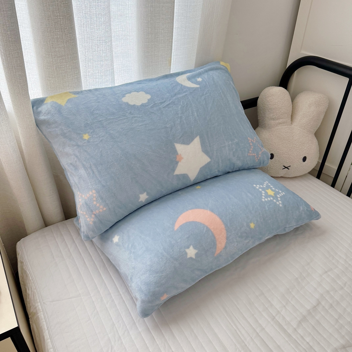 91家纺网 家纺一手货源 找家纺 寐居家纺 2025新款牛奶绒卡通毛毯系列 星月蓝